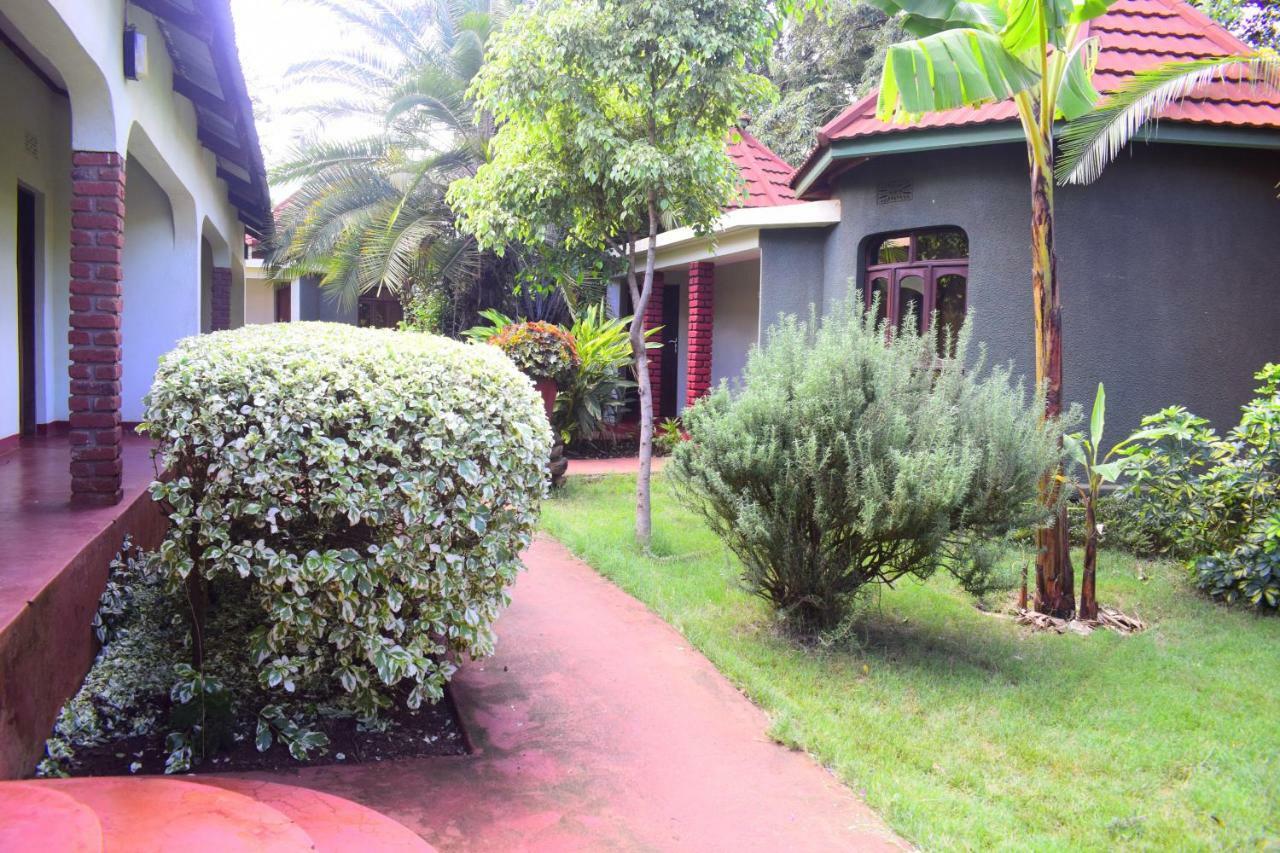 Ngorongoro Lodge Karatu Extérieur photo